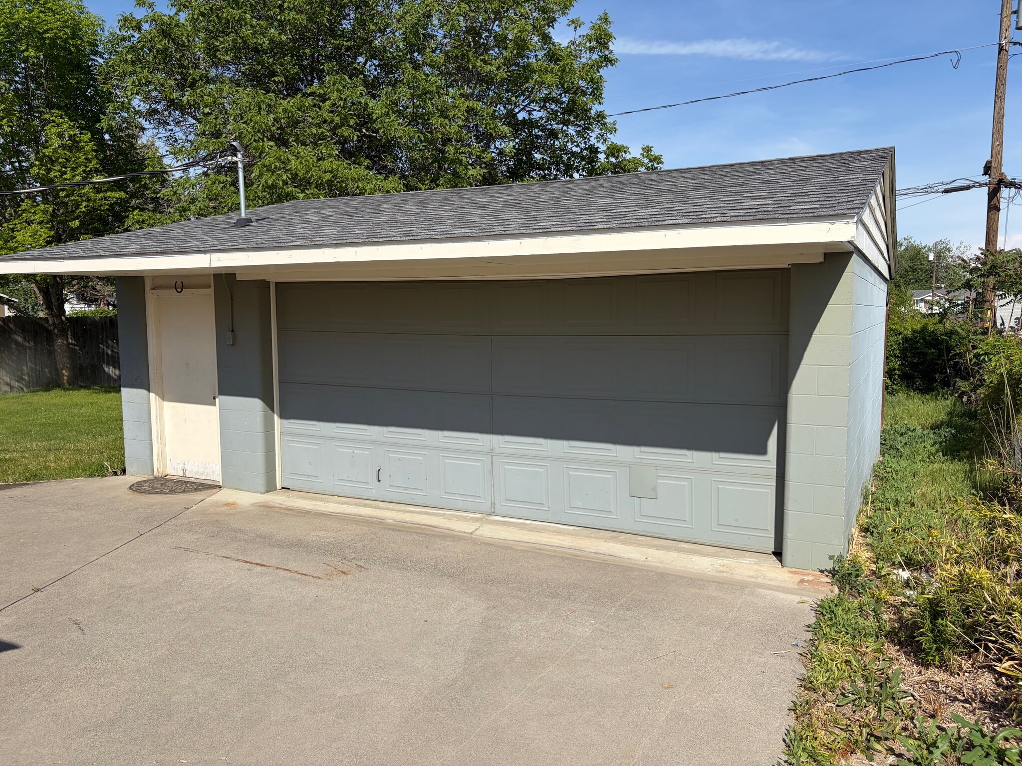Detached Garage/Workshop - 705 S Ione St