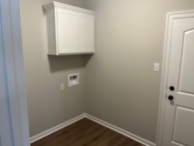 Building Photo - 41297 Jolane Dr
