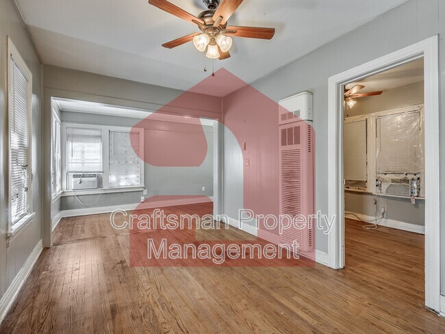 Building Photo - 2309 1/2 N Florida Ave