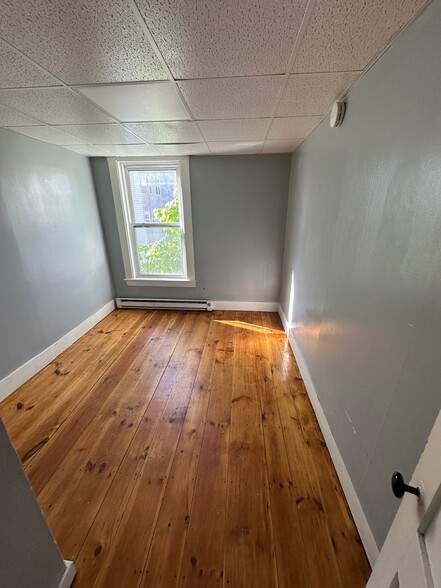 Building Photo - 128 Pierce St