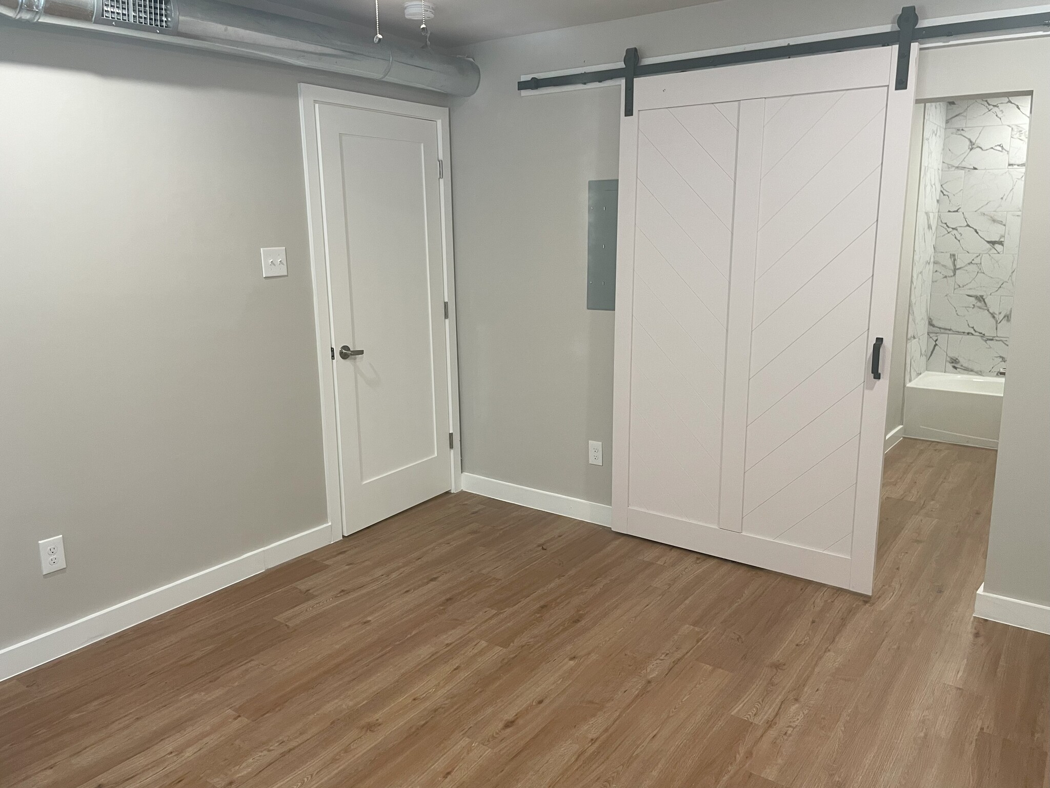 Building Photo - 7431 Holly Hill Dr