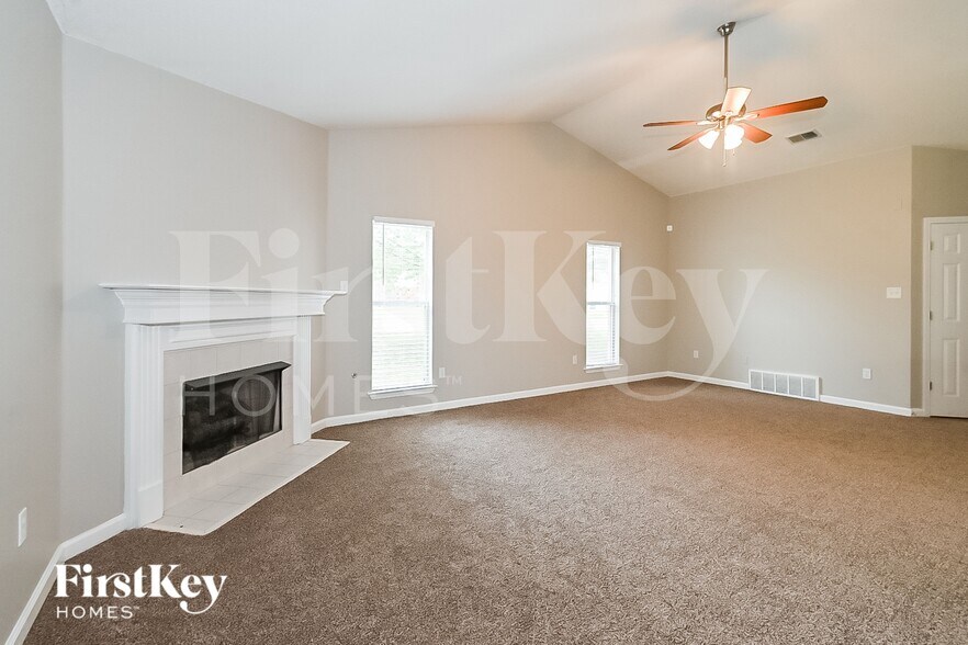 Building Photo - 9181 Triple Crown Loop E