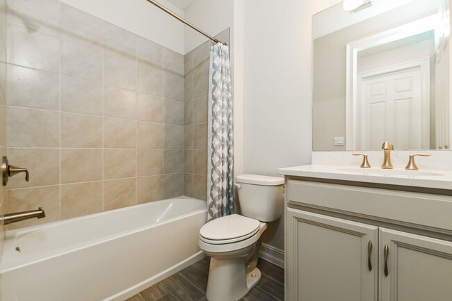 Building Photo - Annual Unfurnished Rental – 3 Bedroom Home in gated community South Naples