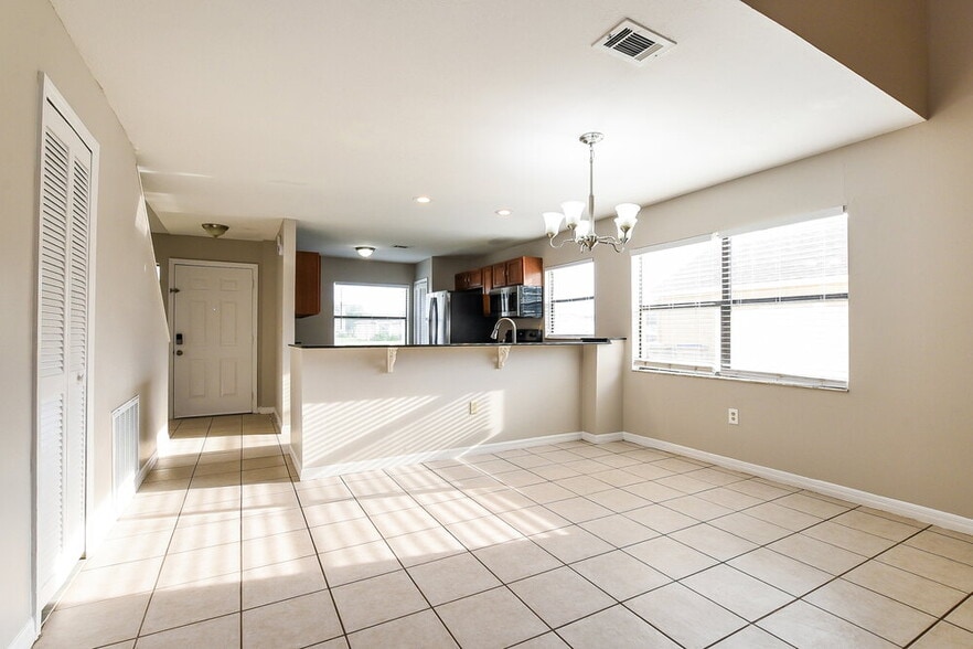 Building Photo - 116 Whitehall Way