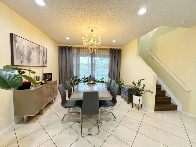 Building Photo - 5152 Woodfield Way