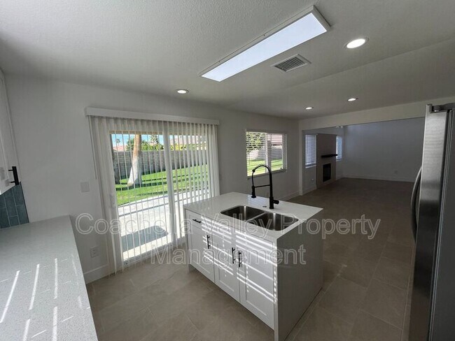 Building Photo - 47675 Azalea St