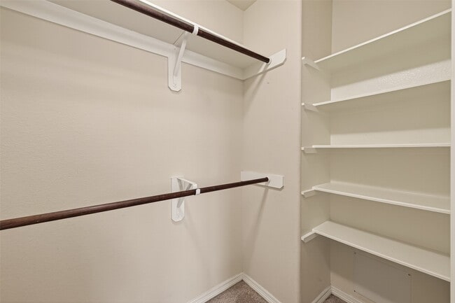 Building Photo - 8908 Clovermist Dr