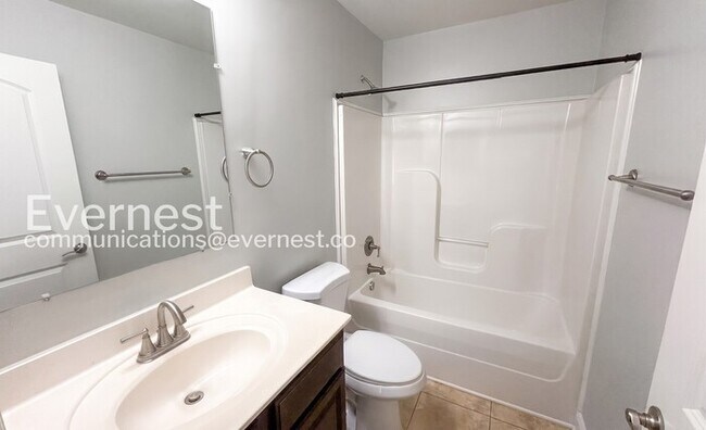 Building Photo - Charming Home with Fenced Yard and Attached Garage | Pet Friendly | Available Soon!