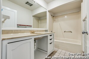 Building Photo - 811 Cottonwood Ave