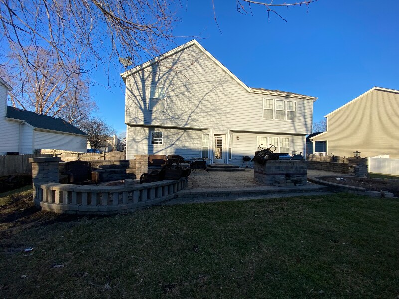 Building Photo - 1915 Chestnut Grove Dr