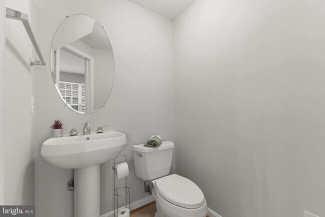 Building Photo - 9211 Cascade Falls Dr