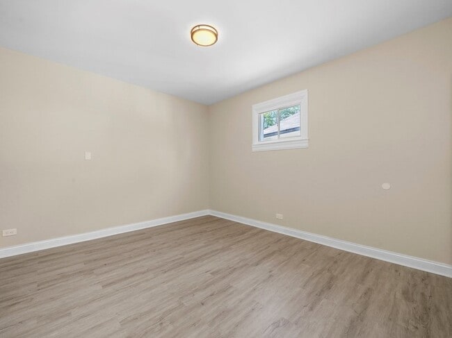 Building Photo - 811 S 7th Ave