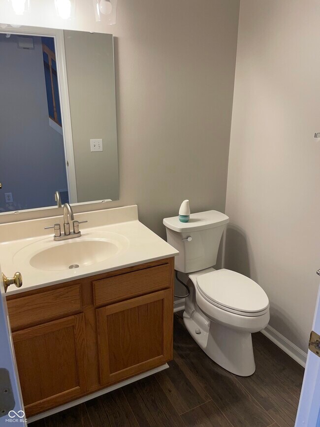 Building Photo - 5761 Cantigny Way S