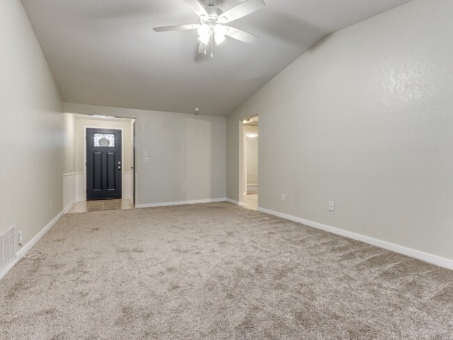 Building Photo - Super clean and updated!