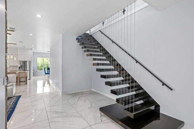 Building Photo - 14430 Tuscola Cir