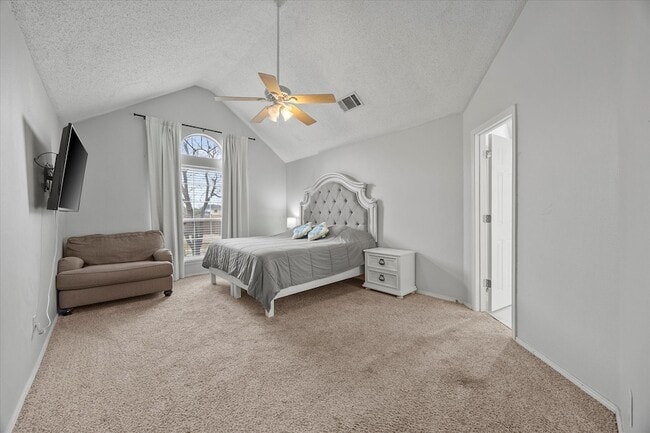 Building Photo - 703 Primrose Ln