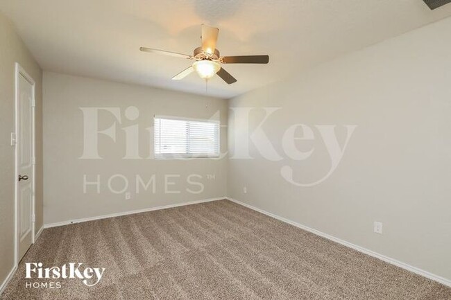 Building Photo - 10407 Queensland Way