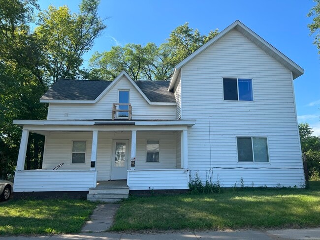 Primary Photo - 743 N Eddy St