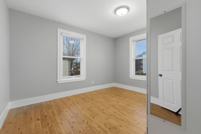 Building Photo - 20 Bennett St