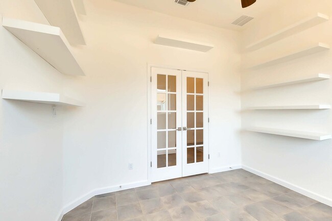 Building Photo - 133 James Rose Ln