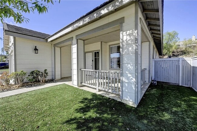 Building Photo - 27507 Fallbrook Ct