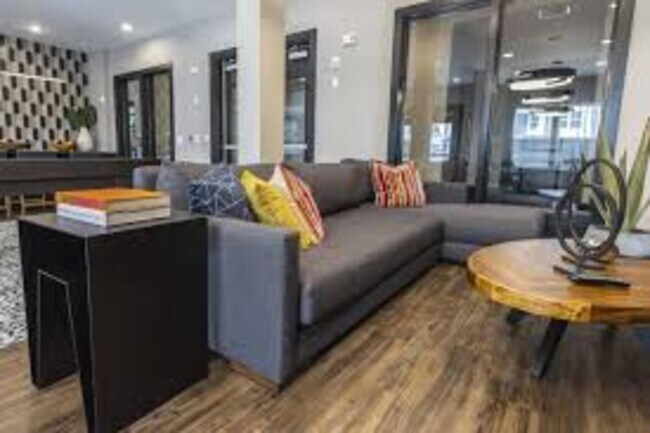 Building Photo - 541 Great Circle Rd