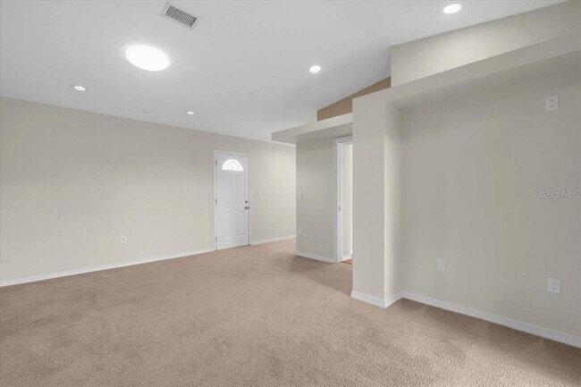 Building Photo - 5828 Sandy Pointe Dr