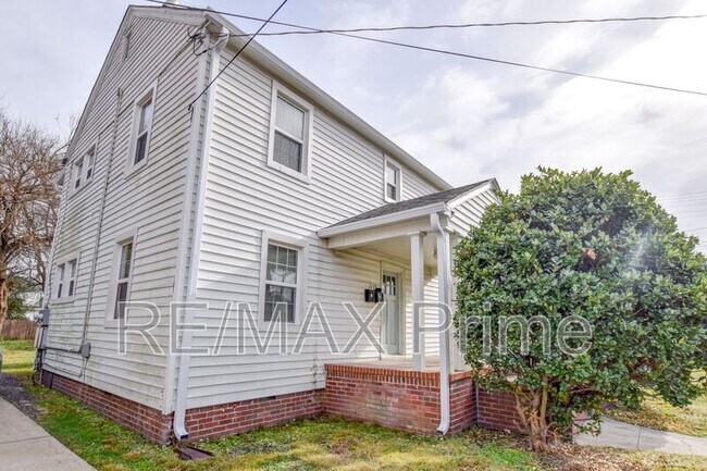 Building Photo - 1135 Jackson Ave