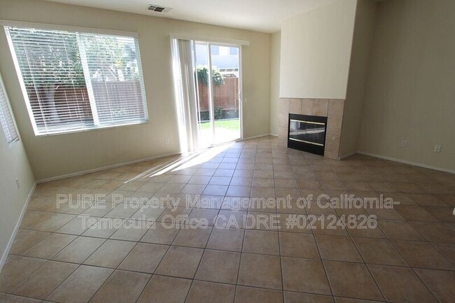 Building Photo - 40269 Miklich Dr