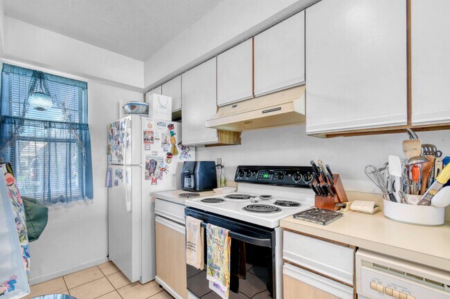 Building Photo - 343 Monika Pl