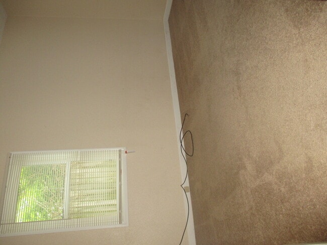 Building Photo - 7405 N Pine St