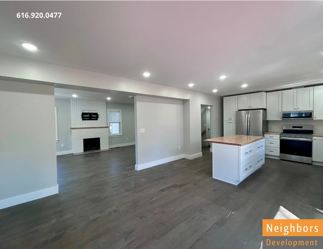 Building Photo - 2390 Crestview Dr SW