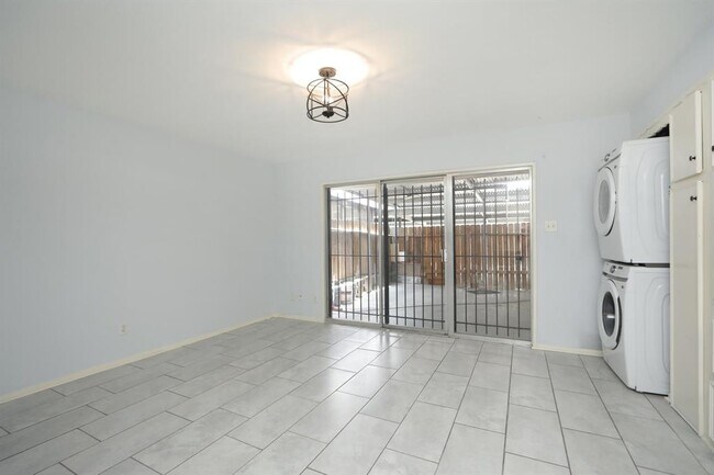 Building Photo - 8202 Fondren Rd