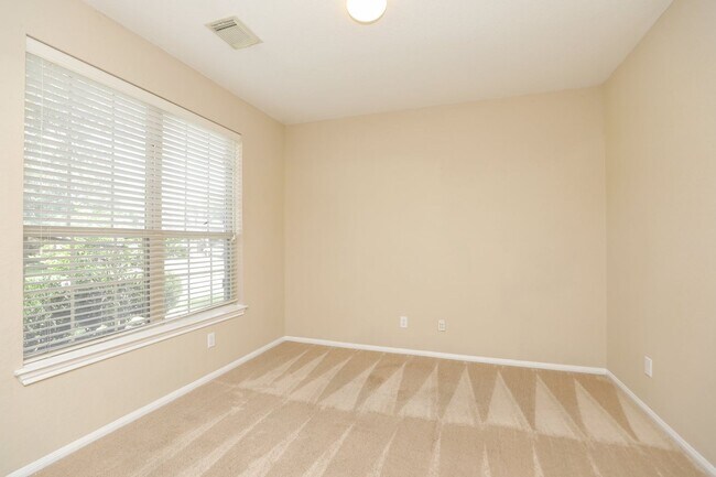 Building Photo - For Lease | 4 Bed, 2.5 Bath | 2,587 Sq Ft ...