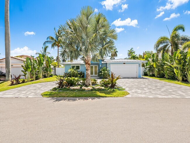 Building Photo - 2754 NE 31st Ct