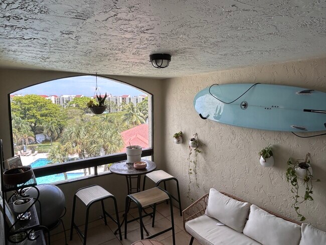 Building Photo - 1915 Lavers Cir