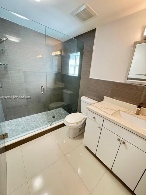 Building Photo - 1170 W 33rd Pl