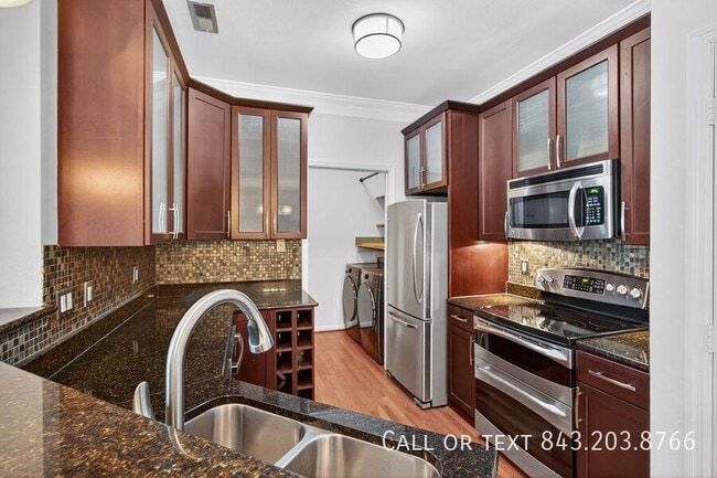 Building Photo - 1589 Cambridge Lakes Dr