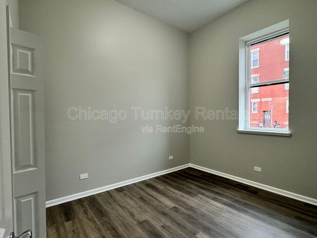 Building Photo - 2361 S Whipple St