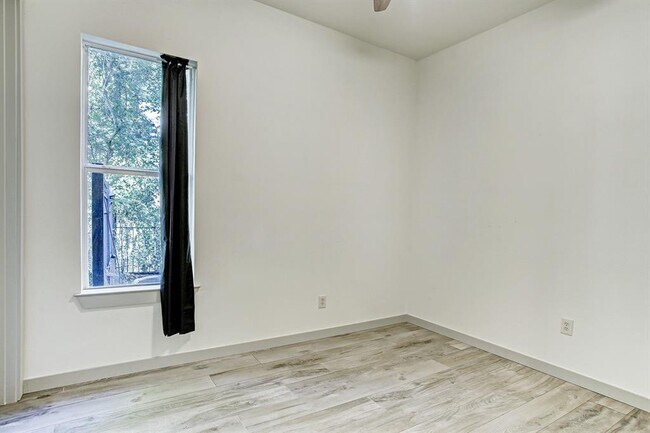 Building Photo - 25 Legend Ln