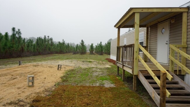Building Photo - 3 Bedroom mobile home in the County