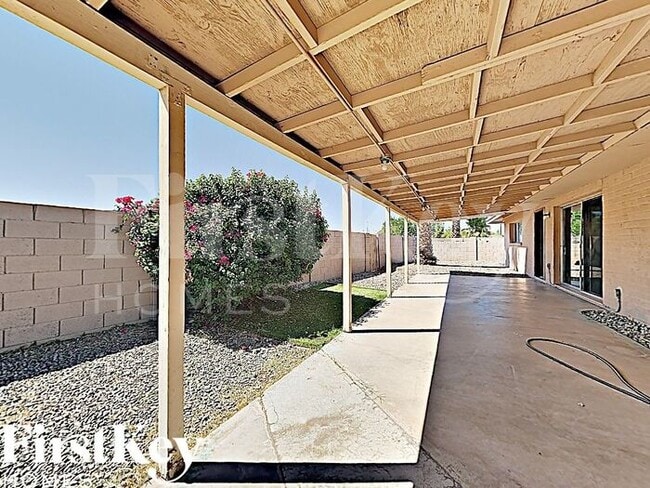 Building Photo - 4428 S La Corta Dr