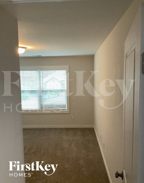 Building Photo - 7421 Cedarbrook Dr