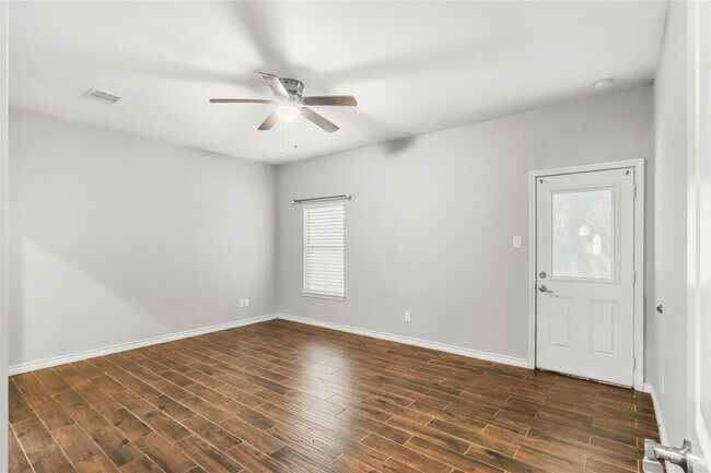 Building Photo - 507 E Foley St