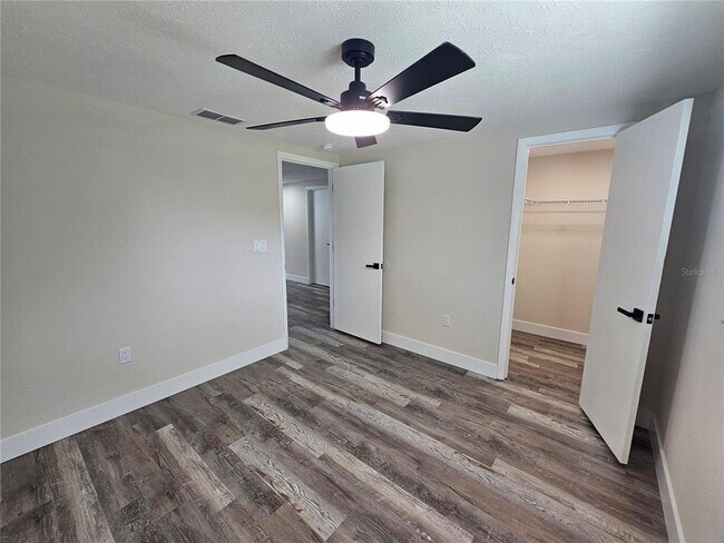 Building Photo - 4843 Camphor Ave