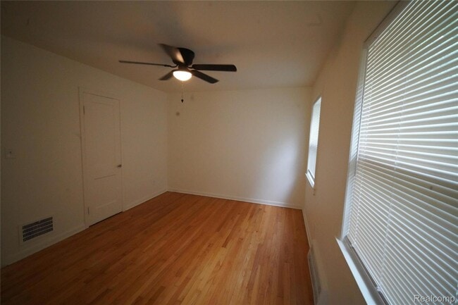 Building Photo - 16145 Baylis St