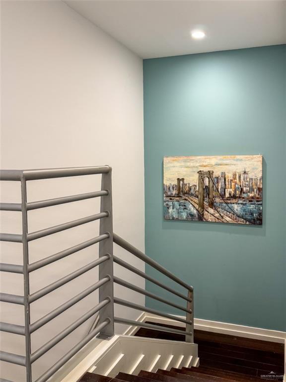 Building Photo - 201 Ulex Ave