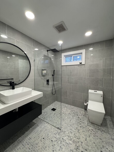 Building Photo - 140 S Collingwood Ave