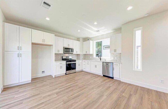 Building Photo - 502 Tillery St