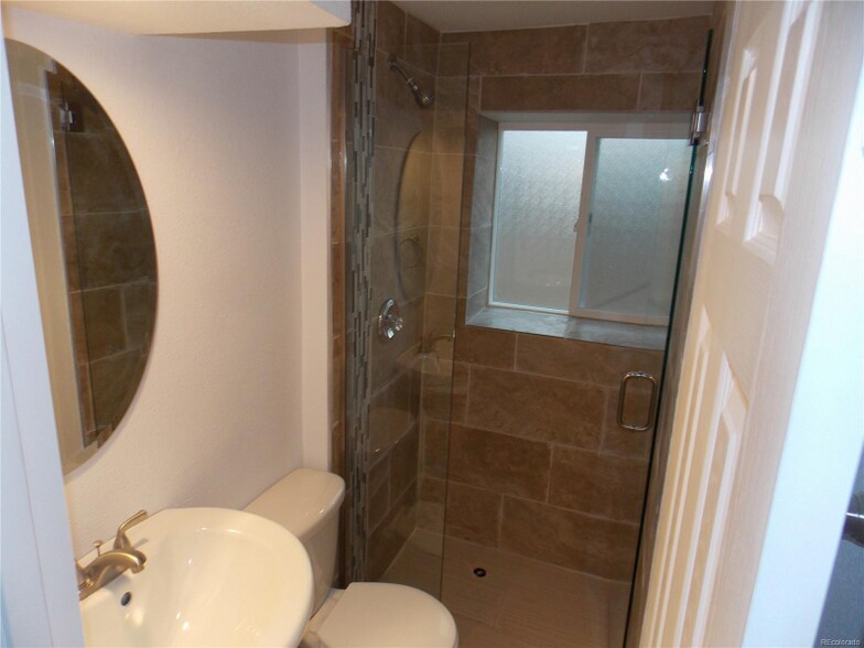 Building Photo - 3618 E 91st Ave